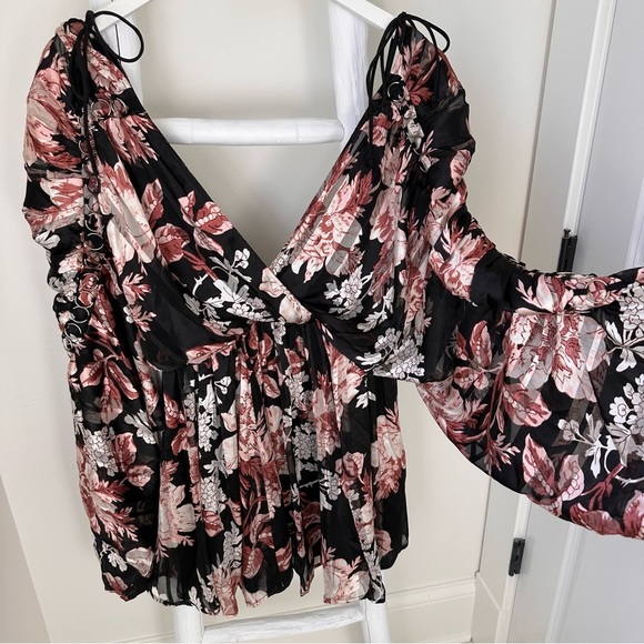 ASOS DESIGN satin stripe blouson mini dress with T ring detail in floral print - Picture 11 of 14